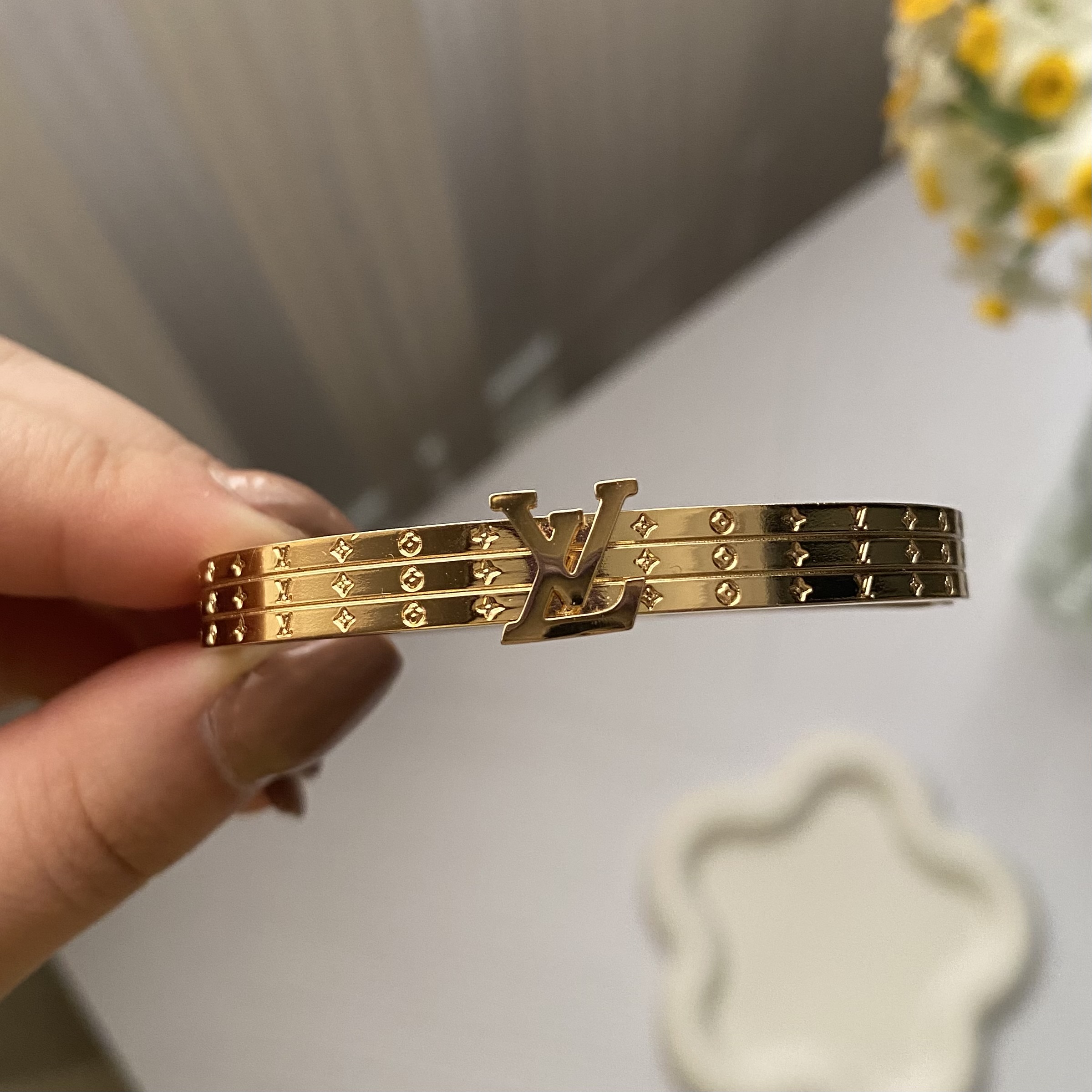 بنگل LV
